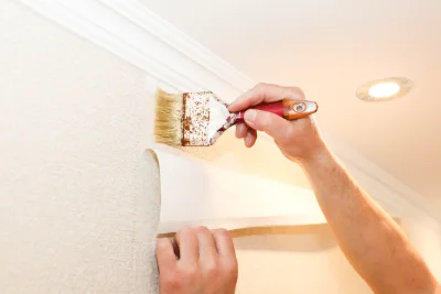 Pose de papier peint à Tortefontaine — revêtements muraux et toiles de verre